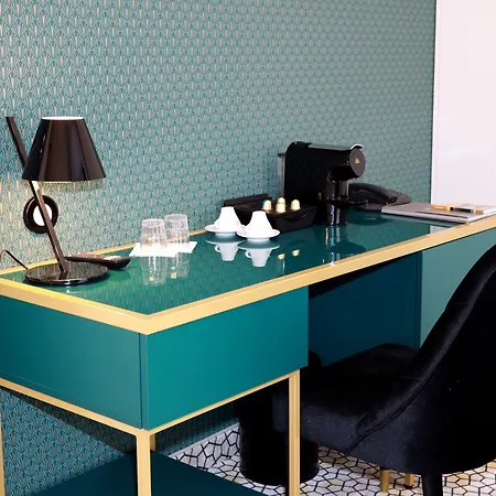 Art Deco Wolker By Astoria & Medical Hotel