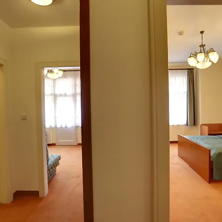 Art Deco Wolker By Astoria & Medical Karlovy Vary