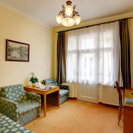 Art Deco Wolker By Astoria & Medical Hotel