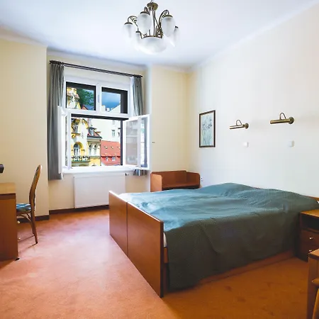 Art Deco Wolker By Astoria & Medical Karlsbad
