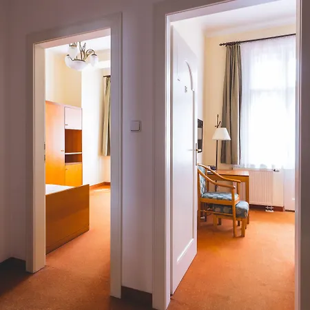 Art Deco Wolker By Astoria & Medical Hotel 4*