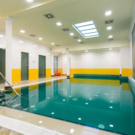 Art Deco Wolker By Astoria & Medical Hotel