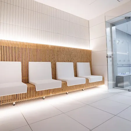 Art Deco Wolker By Astoria & Medical Hotel