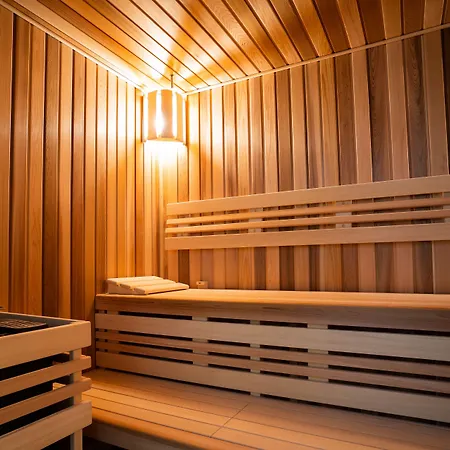 Art Deco Wolker By Astoria & Medical Hotel 4*