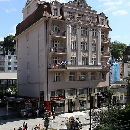 Art Deco Wolker By Astoria & Medical Hotel KLV