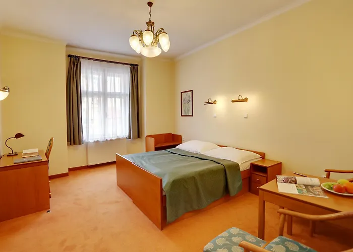 Art Deco Wolker By Astoria & Medical Hotel 4*