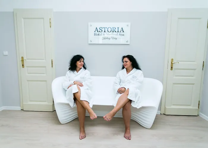 Art Deco Wolker By Astoria & Medical