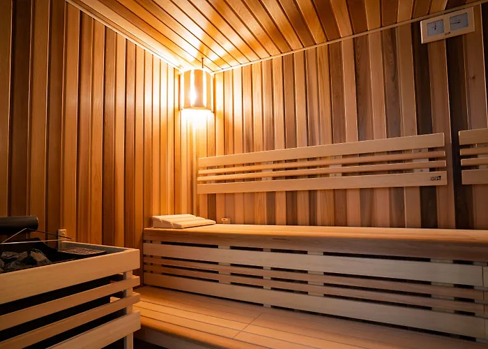 Art Deco Wolker By Astoria & Medical Hotel 4*